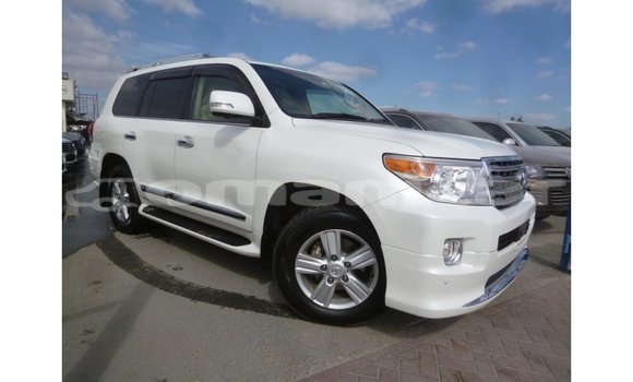 Buy Import Toyota Land Cruiser White Car in Import - Dubai in Dhufar Buy Import Toyota Land Cruiser White Car in Import - Dubai in Dhufar