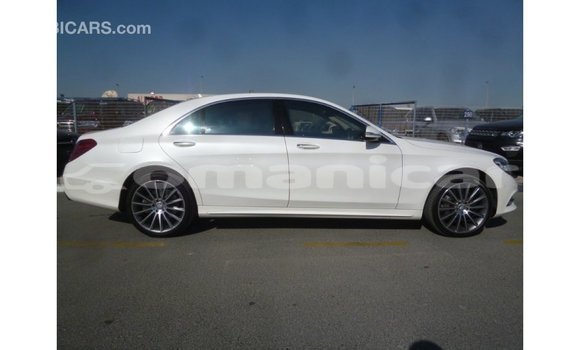 Buy Import Mercedes-Benz 190 White Car in Import - Dubai in Dhufar Buy Import Mercedes-Benz 190 White Car in Import - Dubai in Dhufar