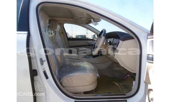 Buy Import Mercedes-Benz 190 White Car in Import - Dubai in Dhufar Buy Import Mercedes-Benz 190 White Car in Import - Dubai in Dhufar