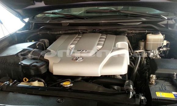 Buy Used Toyota Land Cruiser Blue Car in Muscat in Masqat Buy Used Toyota Land Cruiser Blue Car in Muscat in Masqat