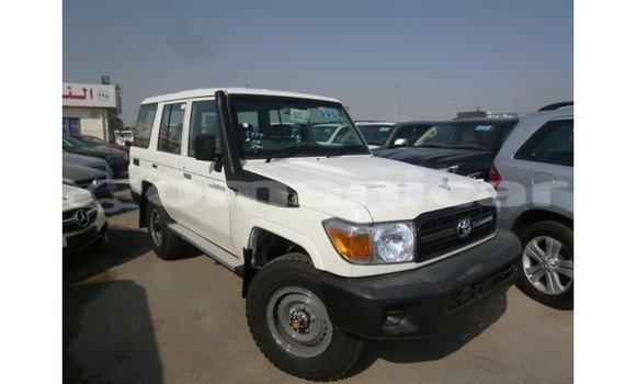 Buy Import Toyota Land Cruiser White Car in Import - Dubai in Dhufar Buy Import Toyota Land Cruiser White Car in Import - Dubai in Dhufar