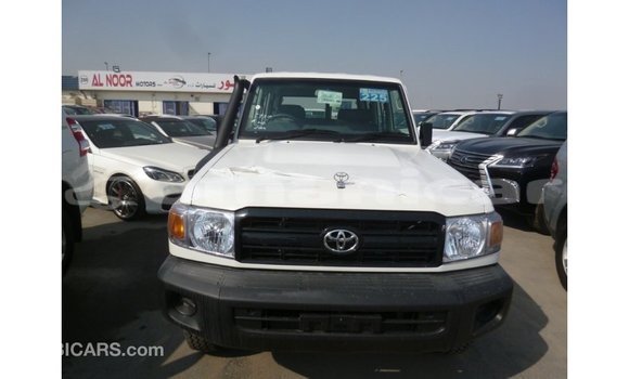 Buy Import Toyota Land Cruiser White Car in Import - Dubai in Dhufar Buy Import Toyota Land Cruiser White Car in Import - Dubai in Dhufar
