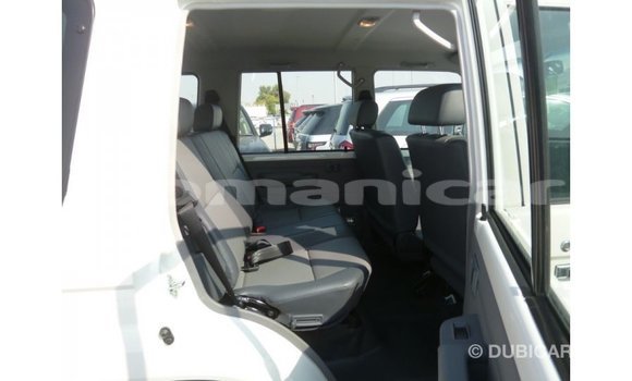 Buy Import Toyota Land Cruiser White Car in Import - Dubai in Dhufar Buy Import Toyota Land Cruiser White Car in Import - Dubai in Dhufar