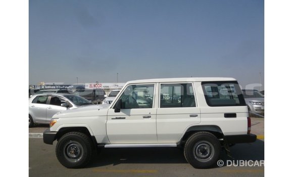 Buy Import Toyota Land Cruiser White Car in Import - Dubai in Dhufar Buy Import Toyota Land Cruiser White Car in Import - Dubai in Dhufar