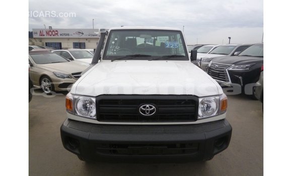 Buy Import Toyota Land Cruiser White Car in Import - Dubai in Dhufar Buy Import Toyota Land Cruiser White Car in Import - Dubai in Dhufar