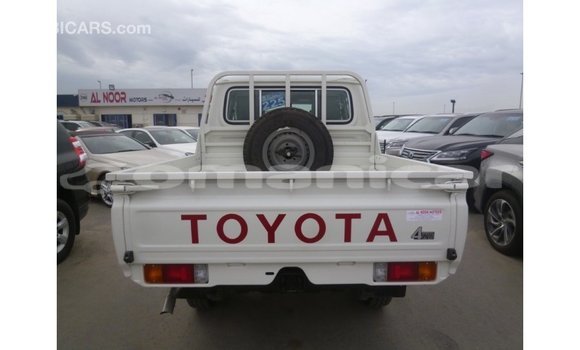 Buy Import Toyota Land Cruiser White Car in Import - Dubai in Dhufar Buy Import Toyota Land Cruiser White Car in Import - Dubai in Dhufar