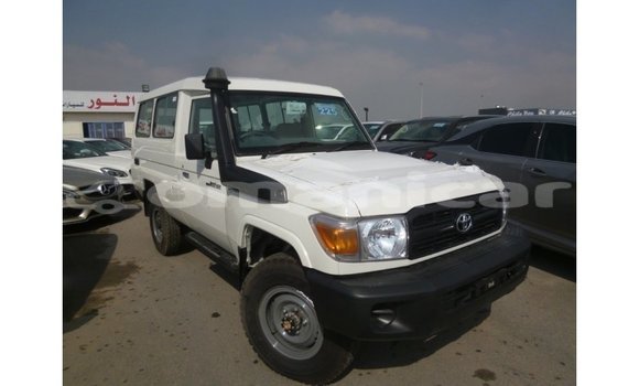 Buy Import Toyota Land Cruiser White Car in Import - Dubai in Dhufar Buy Import Toyota Land Cruiser White Car in Import - Dubai in Dhufar