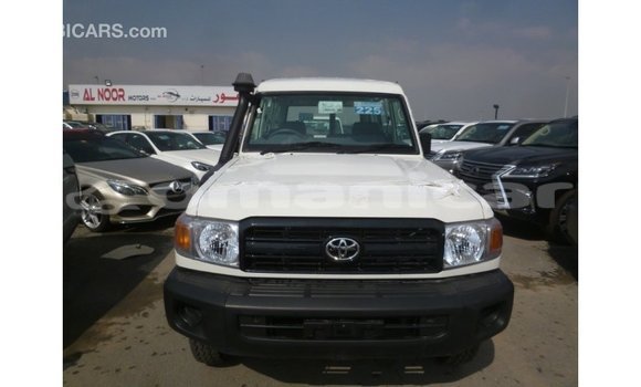 Buy Import Toyota Land Cruiser White Car in Import - Dubai in Dhufar Buy Import Toyota Land Cruiser White Car in Import - Dubai in Dhufar