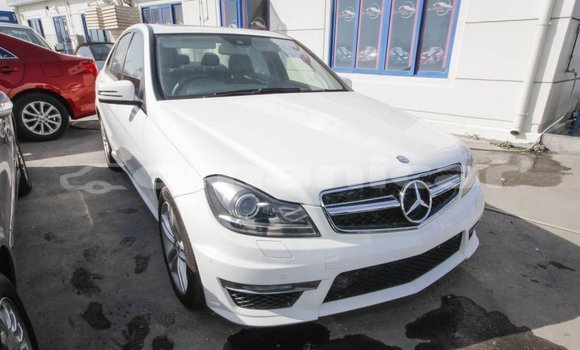 Buy Import Mercedes-Benz 200 White Car in Import - Dubai in Dhufar Buy Import Mercedes-Benz 200 White Car in Import - Dubai in Dhufar
