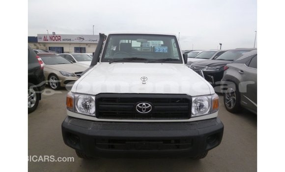 Buy Import Toyota Land Cruiser White Car in Import - Dubai in Dhufar Buy Import Toyota Land Cruiser White Car in Import - Dubai in Dhufar