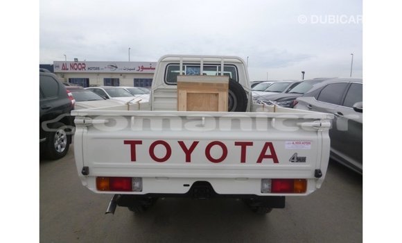 Buy Import Toyota Land Cruiser White Car in Import - Dubai in Dhufar Buy Import Toyota Land Cruiser White Car in Import - Dubai in Dhufar