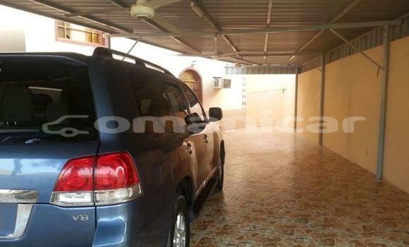 Buy Used Toyota Land Cruiser Blue Car in Muscat in Masqat Buy Used Toyota Land Cruiser Blue Car in Muscat in Masqat