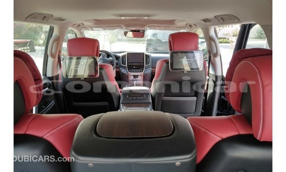 Buy Import Toyota Land Cruiser Black Car in Import - Dubai in Dhufar Buy Import Toyota Land Cruiser Black Car in Import - Dubai in Dhufar