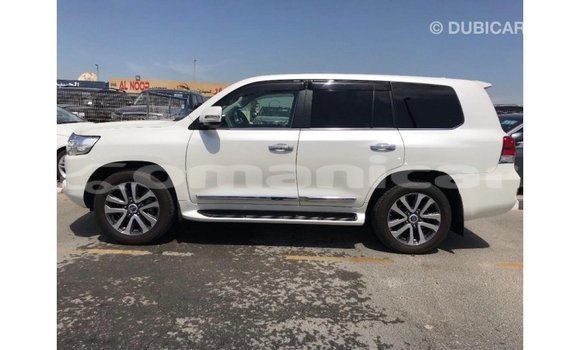 Buy Import Toyota Land Cruiser White Car in Import - Dubai in Dhufar Buy Import Toyota Land Cruiser White Car in Import - Dubai in Dhufar