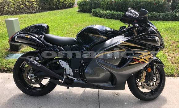 Buy Used Suzuki HAYABUSA Silver Bike in Muscat in Masqat