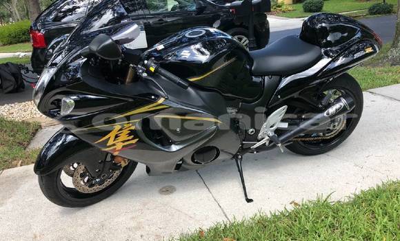 Buy Used Suzuki HAYABUSA Silver Bike in Muscat in Masqat Buy Used Suzuki HAYABUSA Silver Bike in Muscat in Masqat