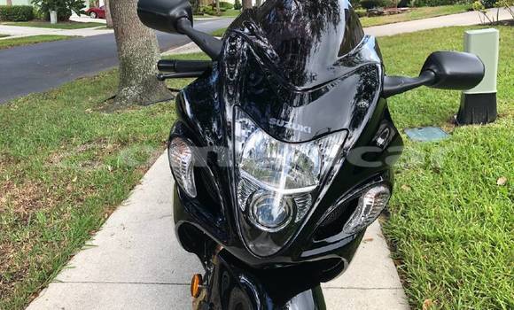 Buy Used Suzuki HAYABUSA Silver Bike in Muscat in Masqat Buy Used Suzuki HAYABUSA Silver Bike in Muscat in Masqat