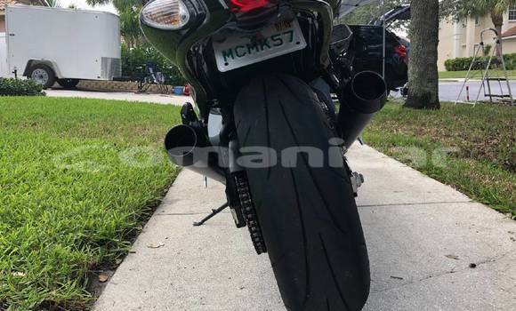 Buy Used Suzuki HAYABUSA Silver Bike in Muscat in Masqat Buy Used Suzuki HAYABUSA Silver Bike in Muscat in Masqat