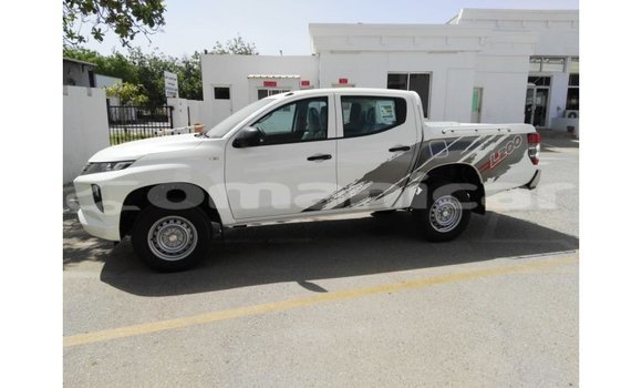 Buy Import Mitsubishi L200 White Car in Import - Dubai in Dhufar Buy Import Mitsubishi L200 White Car in Import - Dubai in Dhufar