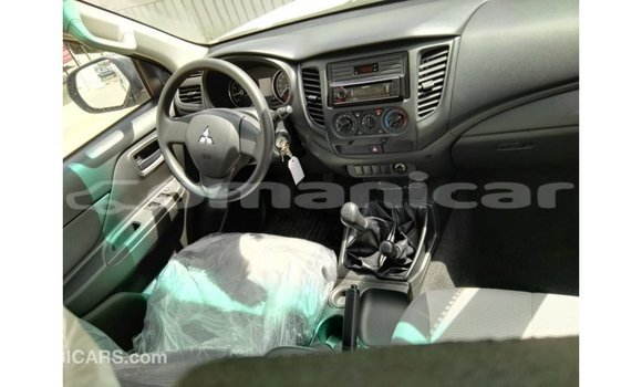 Buy Import Mitsubishi L200 White Car in Import - Dubai in Dhufar Buy Import Mitsubishi L200 White Car in Import - Dubai in Dhufar