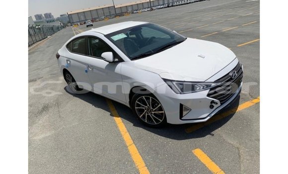 Buy Import Hyundai Elantra White Car in Import - Dubai in Dhufar Buy Import Hyundai Elantra White Car in Import - Dubai in Dhufar