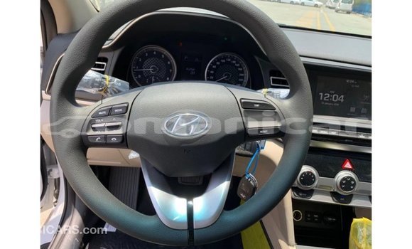 Buy Import Hyundai Elantra White Car in Import - Dubai in Dhufar Buy Import Hyundai Elantra White Car in Import - Dubai in Dhufar