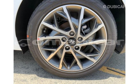 Buy Import Hyundai Elantra White Car in Import - Dubai in Dhufar Buy Import Hyundai Elantra White Car in Import - Dubai in Dhufar