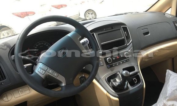 Buy Import Hyundai Accent White Car in Import - Dubai in Dhufar Buy Import Hyundai Accent White Car in Import - Dubai in Dhufar