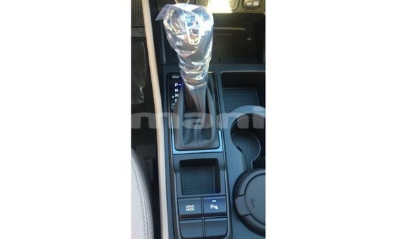 Buy Import Hyundai Tucson White Car in Import - Dubai in Dhufar Buy Import Hyundai Tucson White Car in Import - Dubai in Dhufar