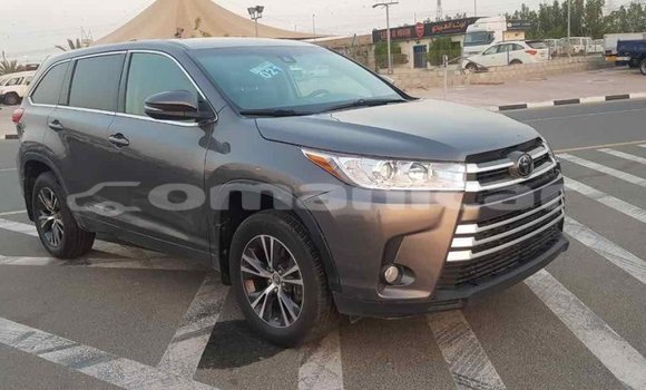 Buy Import Toyota Highlander Other Car in Import - Dubai in Dhufar Buy Import Toyota Highlander Other Car in Import - Dubai in Dhufar