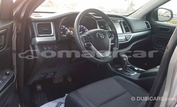 Buy Import Toyota Highlander Other Car in Import - Dubai in Dhufar Buy Import Toyota Highlander Other Car in Import - Dubai in Dhufar