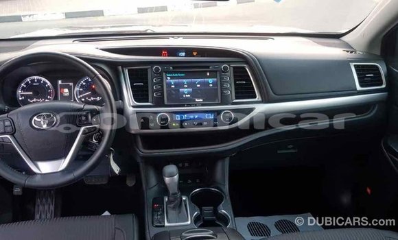 Buy Import Toyota Highlander Other Car in Import - Dubai in Dhufar Buy Import Toyota Highlander Other Car in Import - Dubai in Dhufar