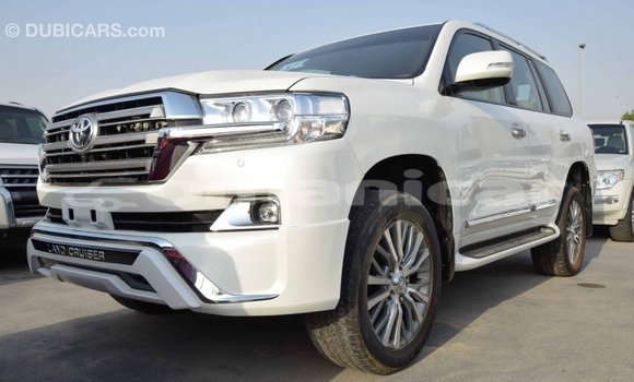 Buy Import Toyota Land Cruiser White Car in Import - Dubai in Dhufar Buy Import Toyota Land Cruiser White Car in Import - Dubai in Dhufar