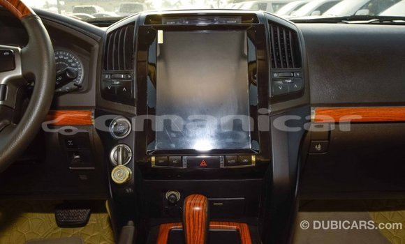 Buy Import Toyota Land Cruiser White Car in Import - Dubai in Dhufar Buy Import Toyota Land Cruiser White Car in Import - Dubai in Dhufar