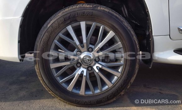Buy Import Toyota Land Cruiser White Car in Import - Dubai in Dhufar Buy Import Toyota Land Cruiser White Car in Import - Dubai in Dhufar
