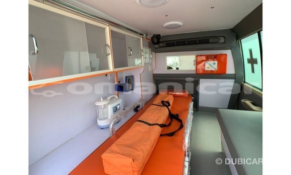 Buy Import Toyota Land Cruiser White Car in Import - Dubai in Dhufar Buy Import Toyota Land Cruiser White Car in Import - Dubai in Dhufar