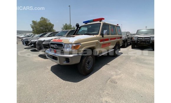 Buy Import Toyota Land Cruiser White Car in Import - Dubai in Dhufar Buy Import Toyota Land Cruiser White Car in Import - Dubai in Dhufar