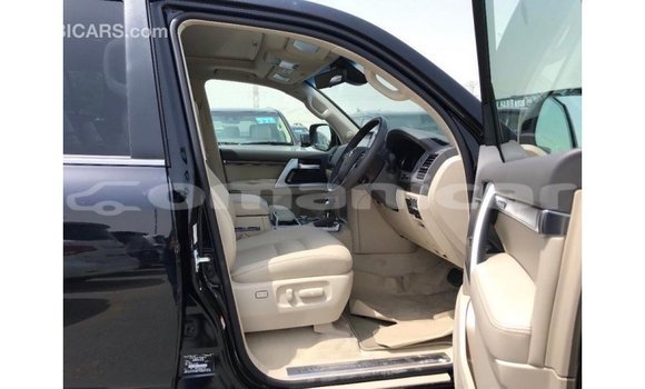 Buy Import Toyota Land Cruiser Black Car in Import - Dubai in Dhufar Buy Import Toyota Land Cruiser Black Car in Import - Dubai in Dhufar