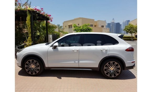 Buy Import Porsche Cayenne White Car in Import - Dubai in Dhufar Buy Import Porsche Cayenne White Car in Import - Dubai in Dhufar