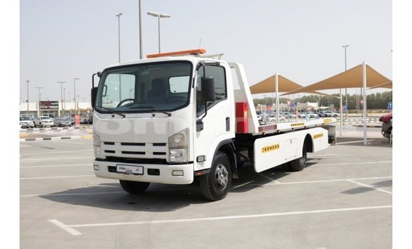 Buy Import Isuzu Rodeo White Car in Import - Dubai in Dhufar