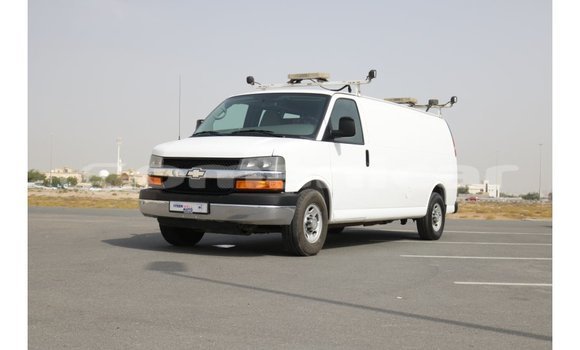 Buy Import Chevrolet Express White Car in Import - Dubai in Dhufar