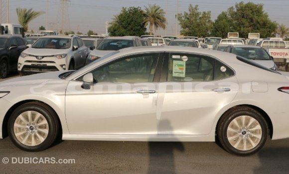 Buy Import Toyota Camry White Car in Import - Dubai in Dhufar Buy Import Toyota Camry White Car in Import - Dubai in Dhufar