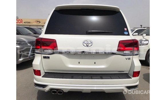 Buy Import Toyota Land Cruiser White Car in Import - Dubai in Dhufar Buy Import Toyota Land Cruiser White Car in Import - Dubai in Dhufar