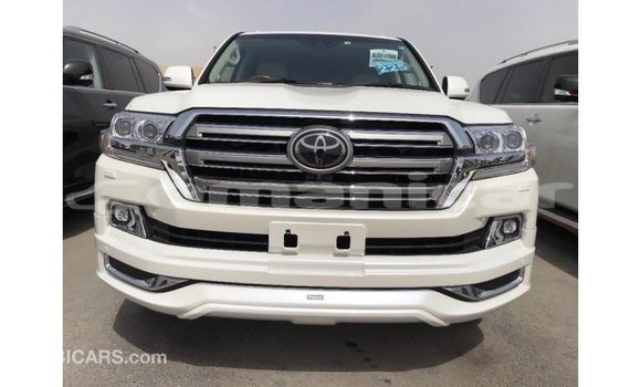 Buy Import Toyota Land Cruiser White Car in Import - Dubai in Dhufar Buy Import Toyota Land Cruiser White Car in Import - Dubai in Dhufar